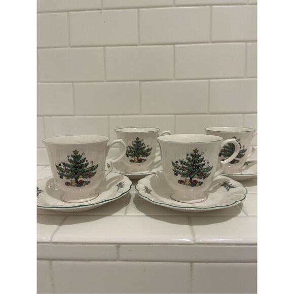 Vintage Nikko Ceramics Christmastime Teacups (4) - Picture 1 of 9